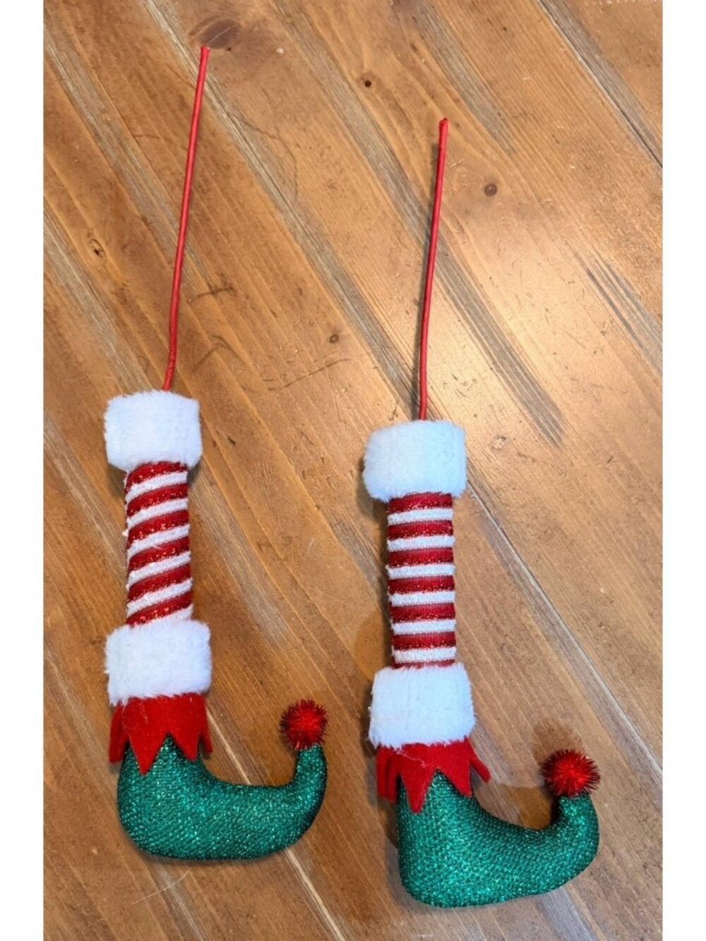 Elf Legs Floral Picks  4” W x 17” H~ Green, Reed & White